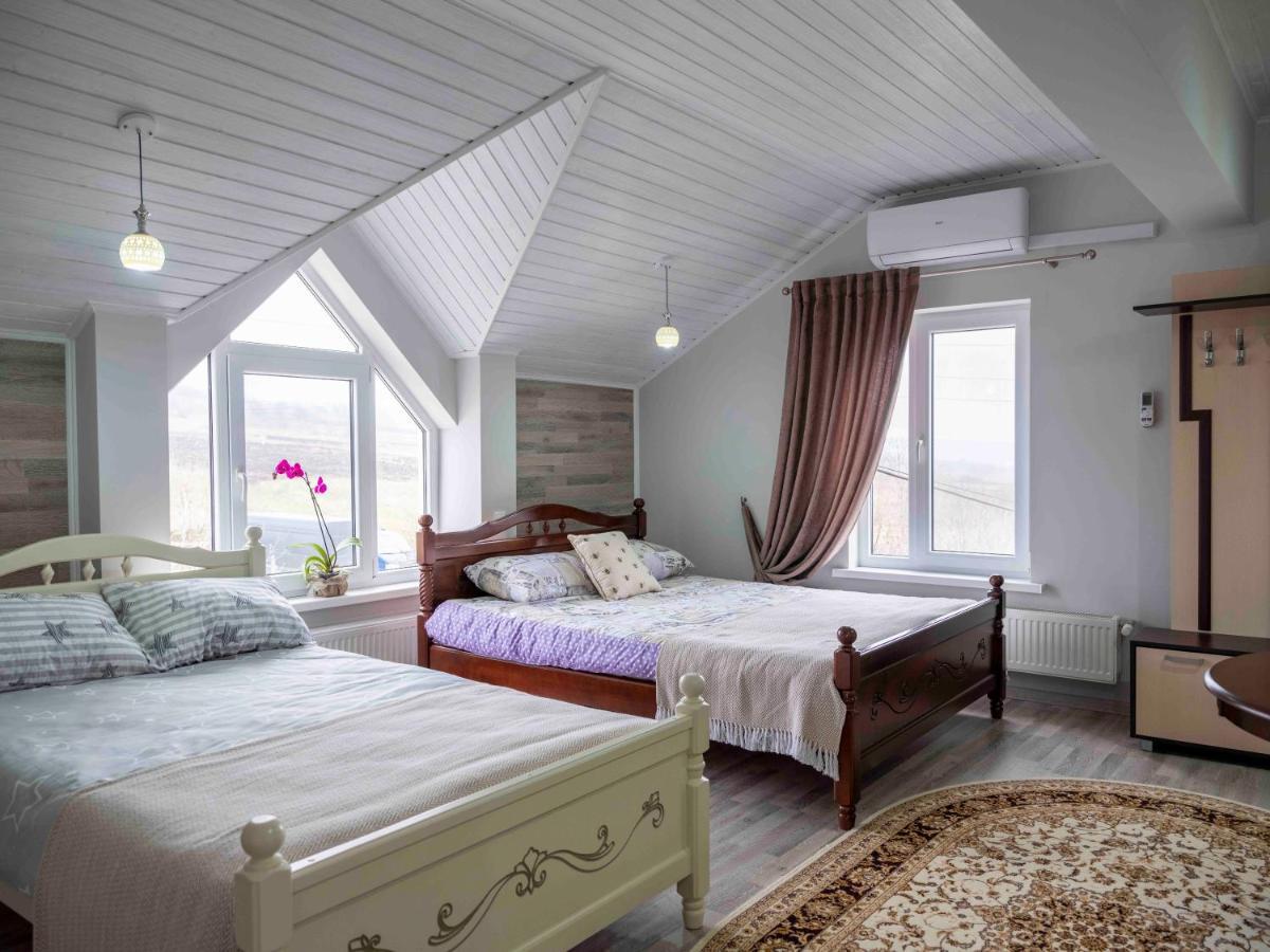 Conacul Mierii Villa Straseni Buitenkant foto